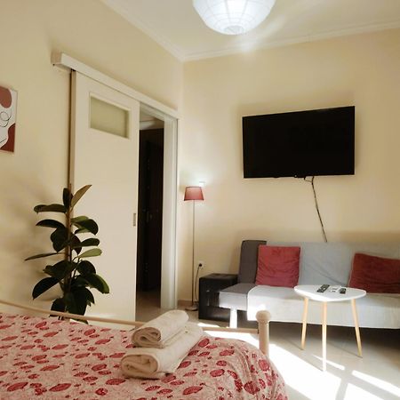 Next To Metro! Bright Apartment With Fully Equipped Kitchen Aten Exteriör bild